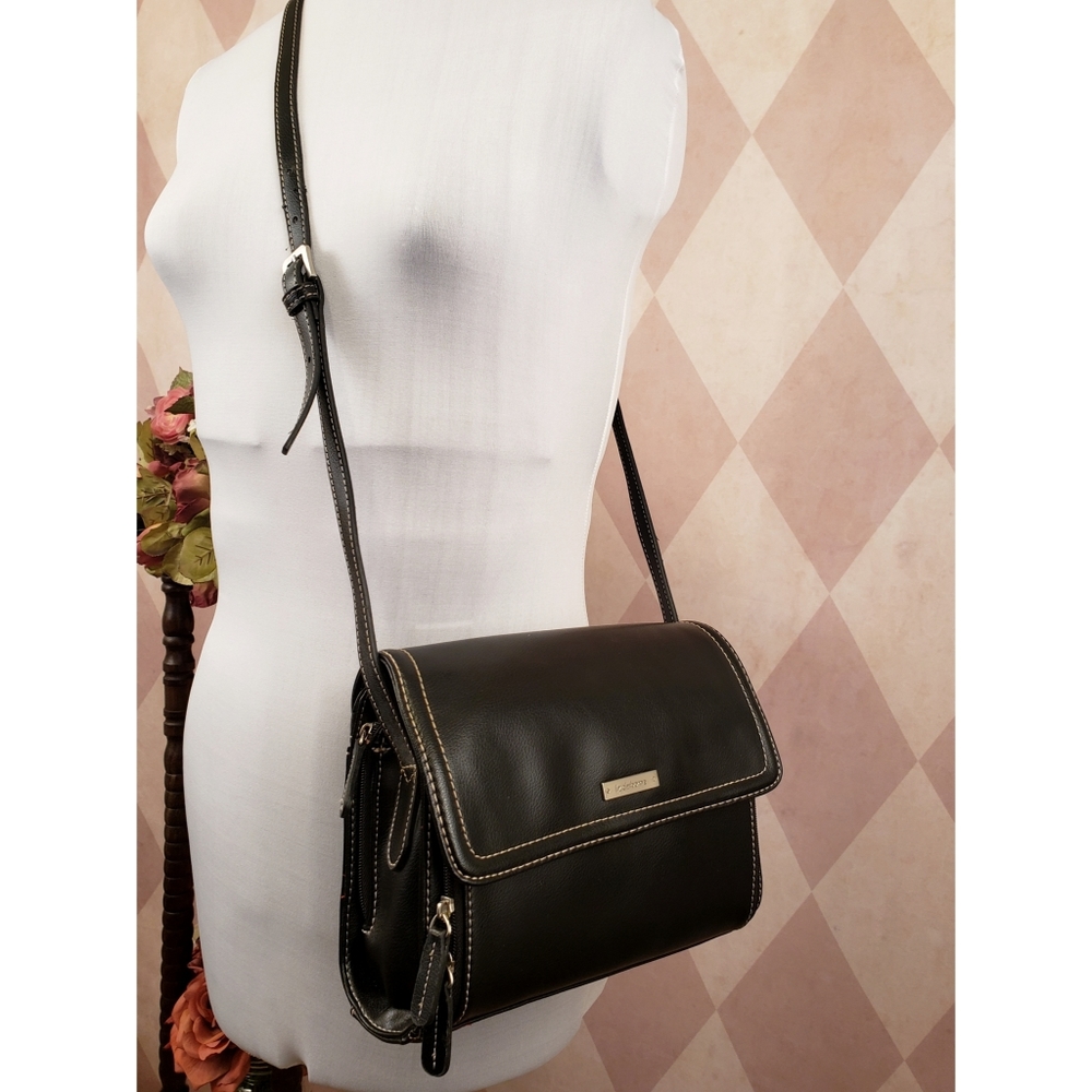 Liz Claiborne | Black Shoulder Bag